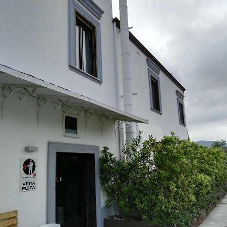 Villa Vittoria Mini Hotel Salerno Ngoại thất bức ảnh