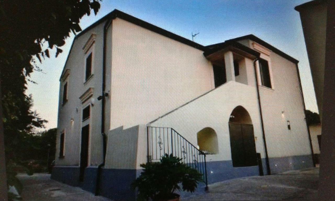 Villa Vittoria Mini Hotel Salerno Ngoại thất bức ảnh